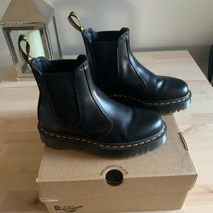 Dr. Martens 2976 Bex Smooth Leather Chelsea Boots